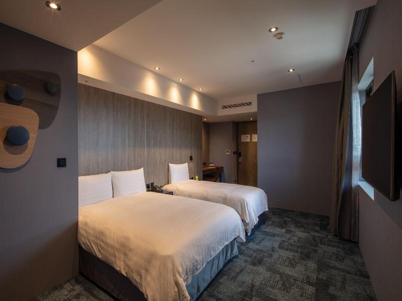 Roaders Plus Hotel Taipei Station image