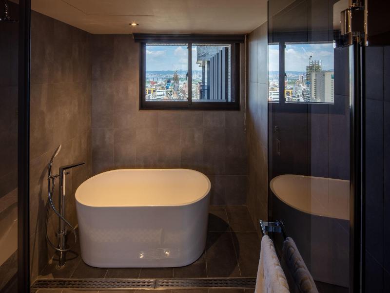 Roaders Plus Hotel Taipei Station image