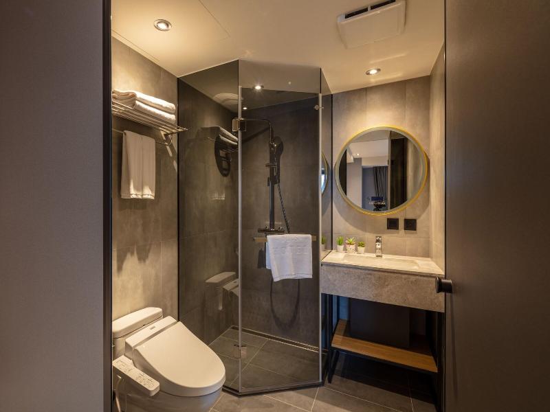Roaders Plus Hotel Taipei Station image
