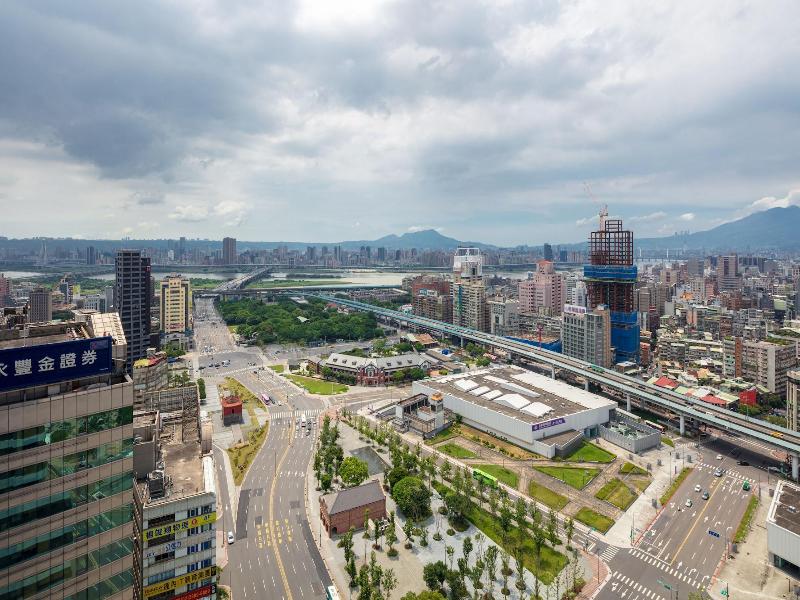Roaders Plus Hotel Taipei Station image