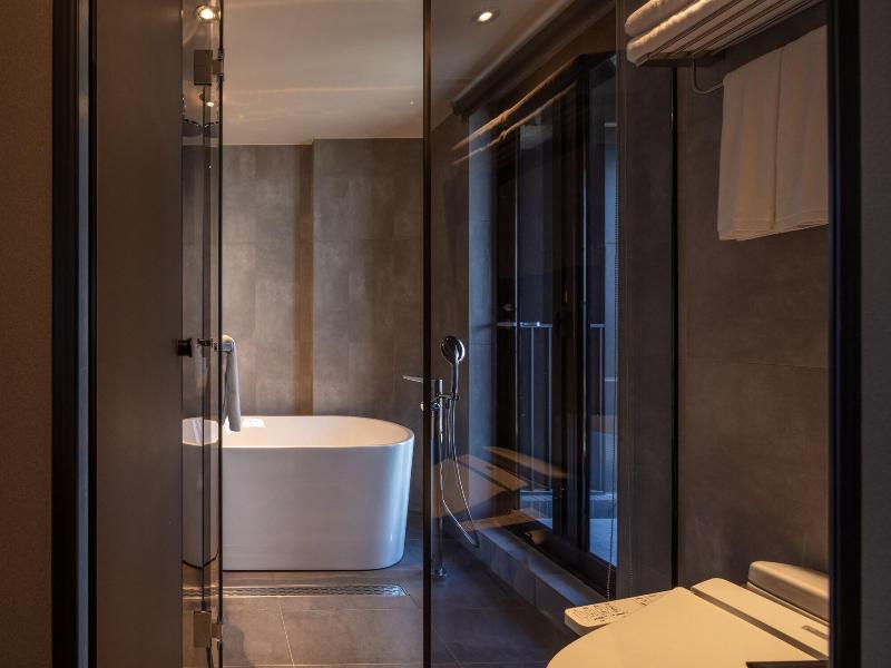 Roaders Plus Hotel Taipei Station image