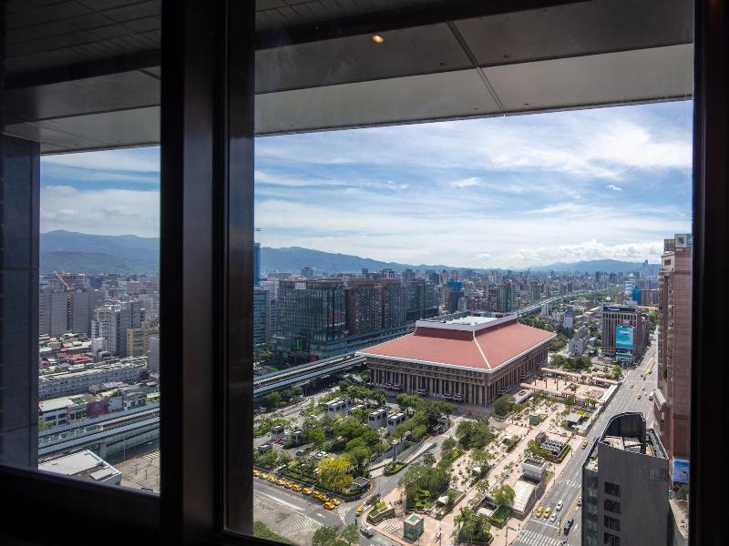 Roaders Plus Hotel Taipei Station image