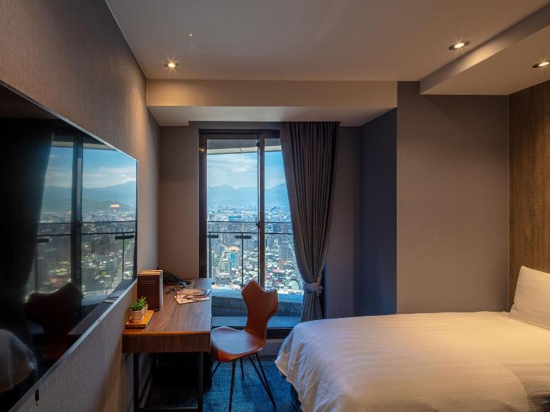 Roaders Plus Hotel Taipei Station image