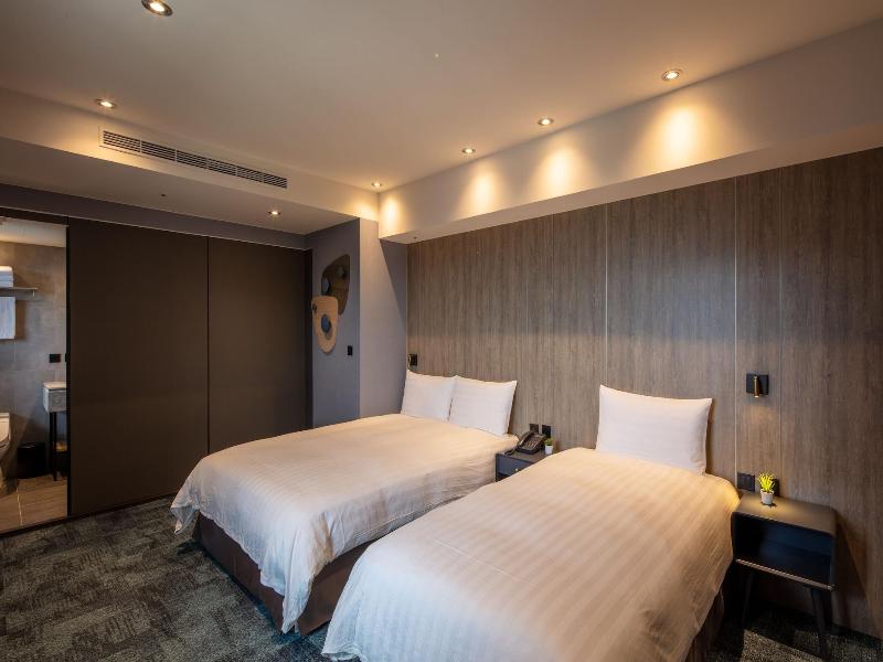 Roaders Plus Hotel Taipei Station image