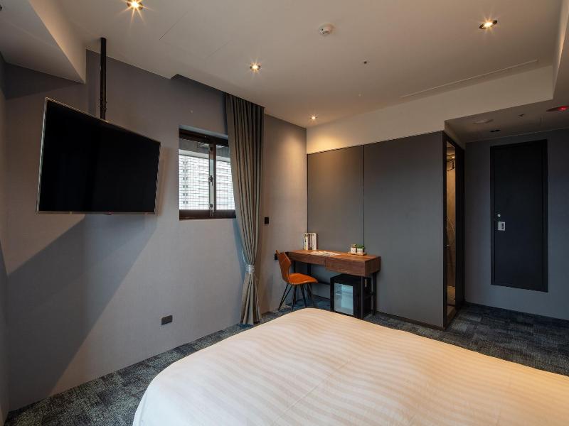 Roaders Plus Hotel Taipei Station image