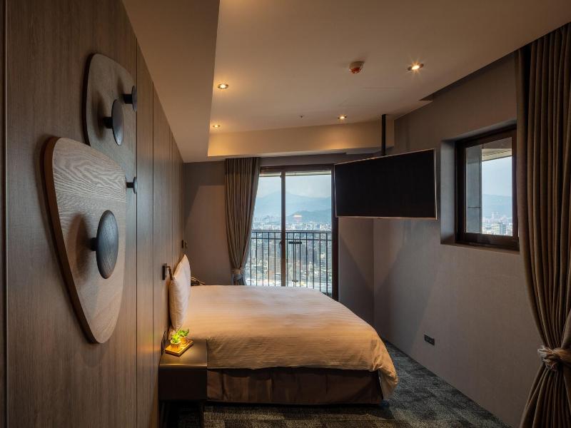 Roaders Plus Hotel Taipei Station image