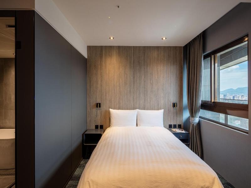 Roaders Plus Hotel Taipei Station image