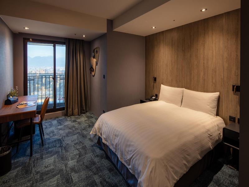 Roaders Plus Hotel Taipei Station image
