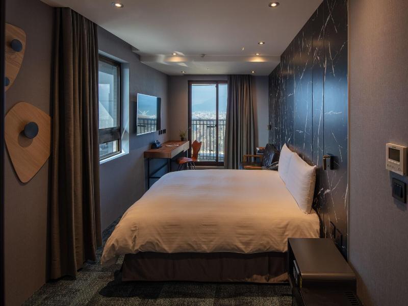 Roaders Plus Hotel Taipei Station image