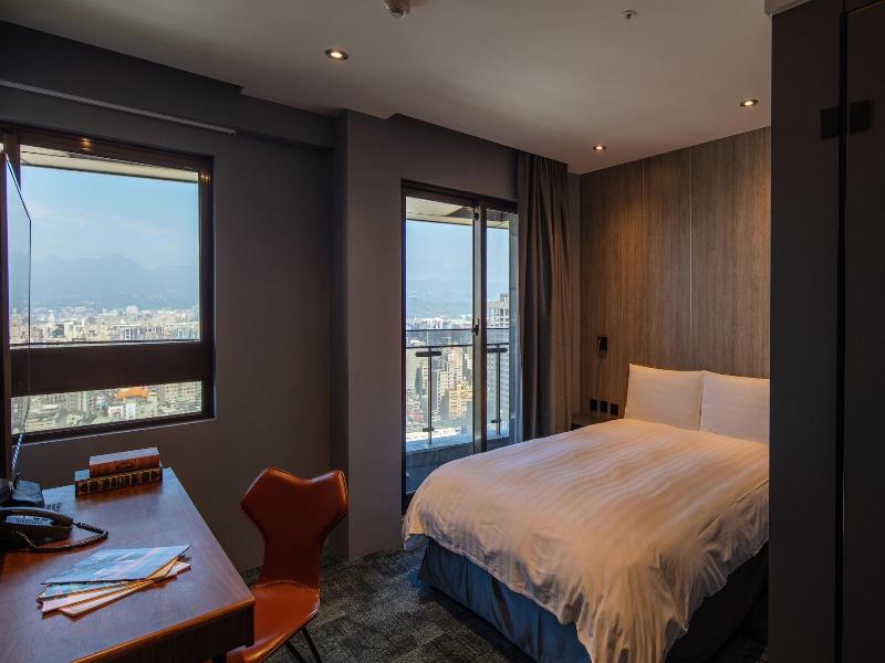 Roaders Plus Hotel Taipei Station image