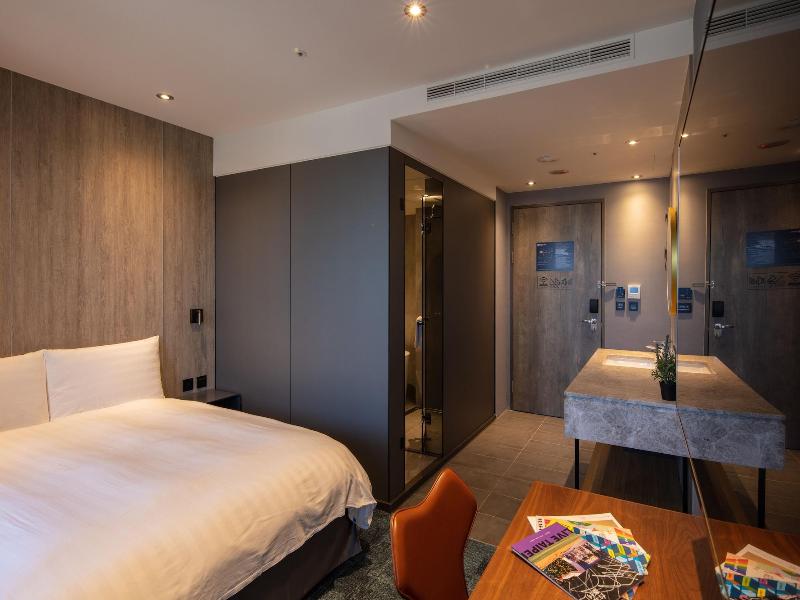 Roaders Plus Hotel Taipei Station image