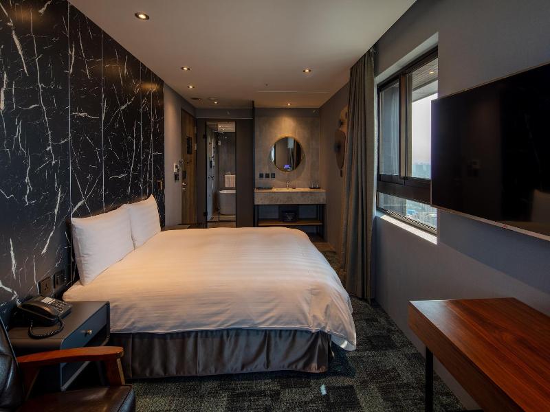 Roaders Plus Hotel Taipei Station image