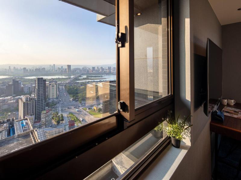 Roaders Plus Hotel Taipei Station image