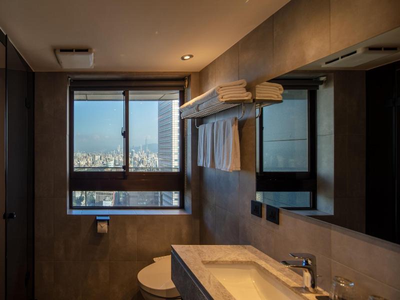 Roaders Plus Hotel Taipei Station image