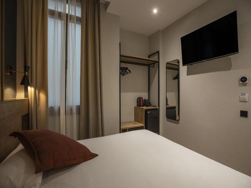 Fontanella By Bcn Urban Rooms image