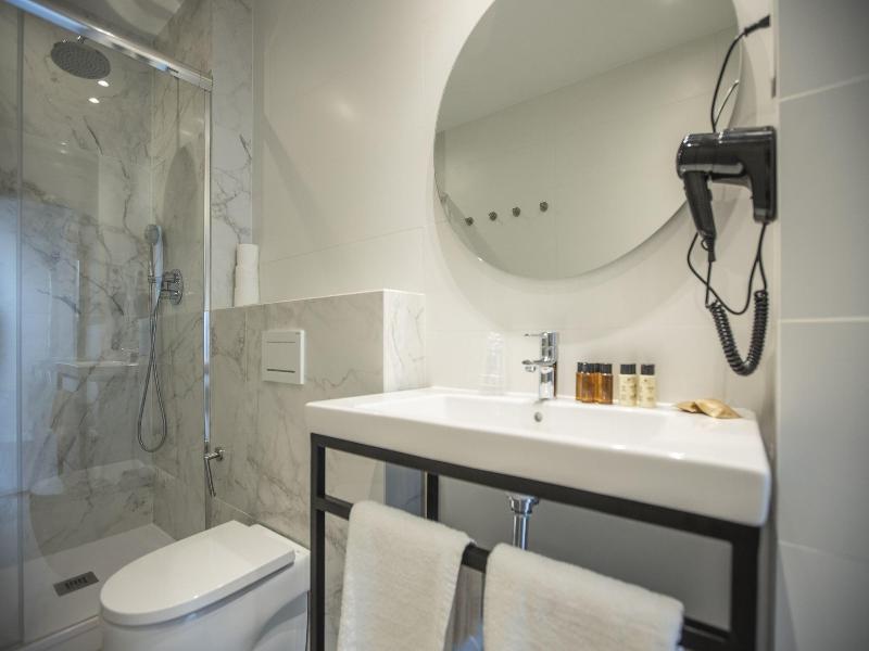 Fontanella By Bcn Urban Rooms image