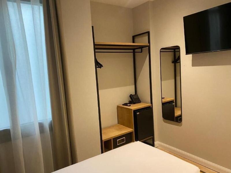 Fontanella By Bcn Urban Rooms image