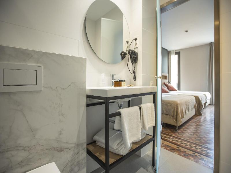 Fontanella By Bcn Urban Rooms image