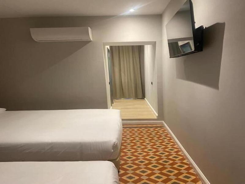 Fontanella By Bcn Urban Rooms image