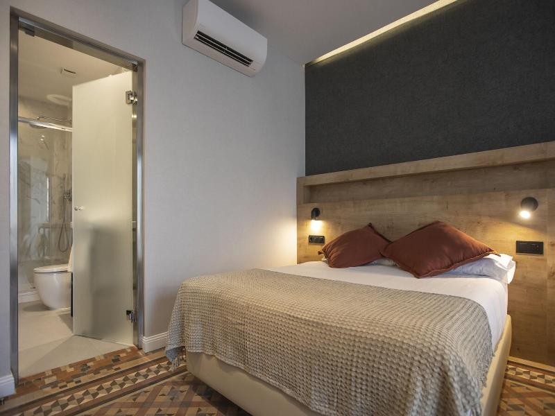Fontanella By Bcn Urban Rooms image
