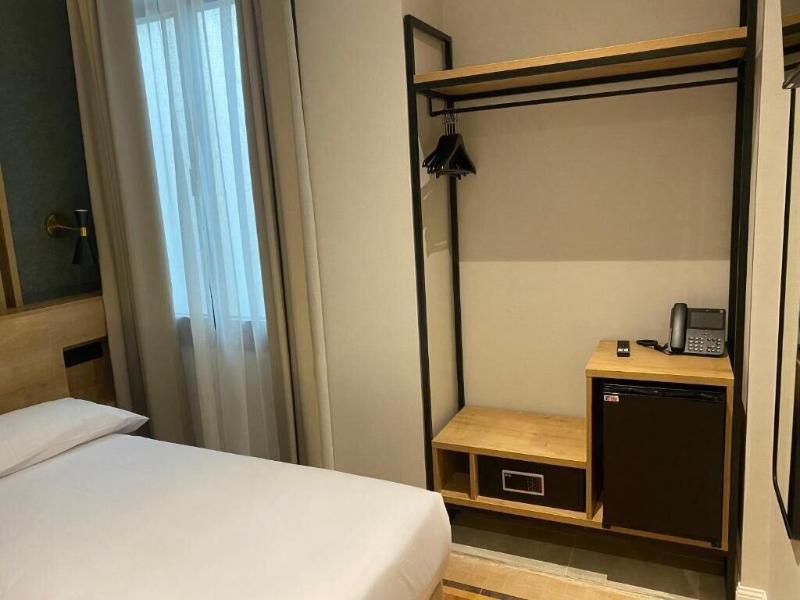 Fontanella By Bcn Urban Rooms image