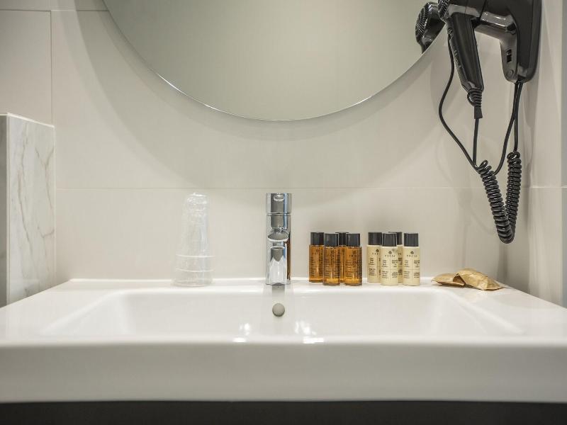 Fontanella By Bcn Urban Rooms image
