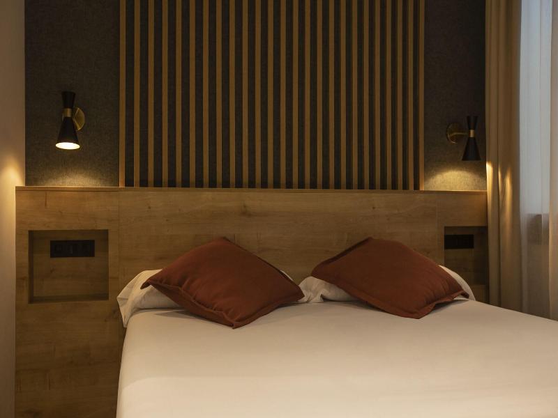 Fontanella By Bcn Urban Rooms image