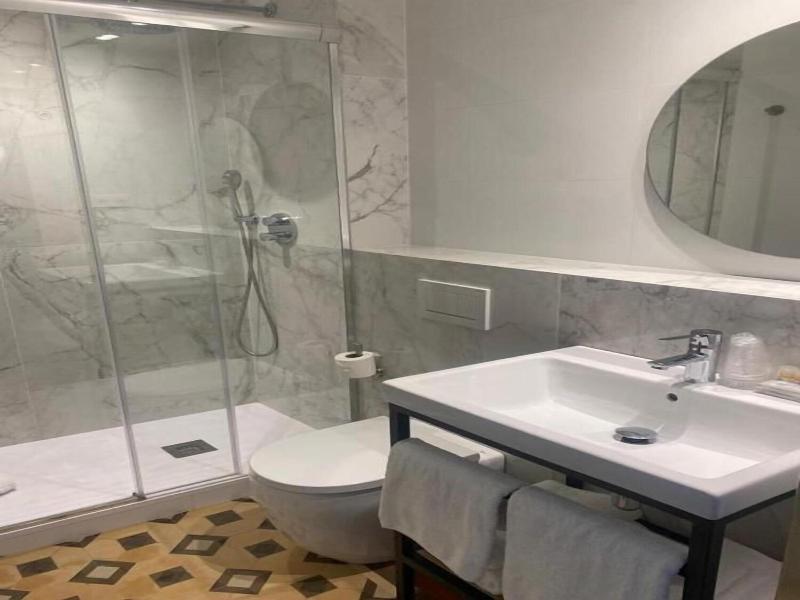 Fontanella By Bcn Urban Rooms image