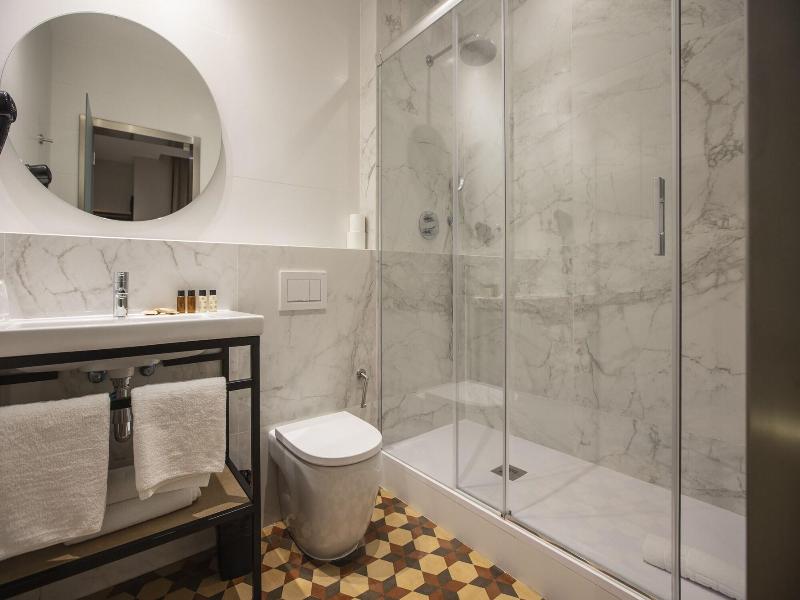 Fontanella By Bcn Urban Rooms image