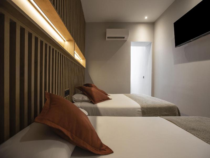 Fontanella By Bcn Urban Rooms image