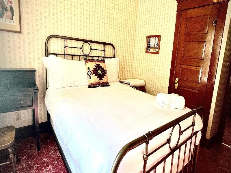 Hotel La More At The Bisbee Inn image
