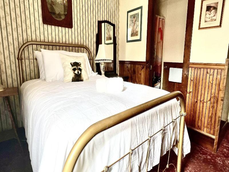 Hotel La More At The Bisbee Inn image