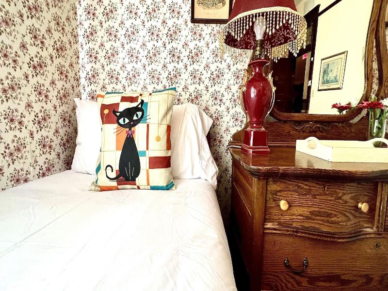 Hotel La More At The Bisbee Inn image