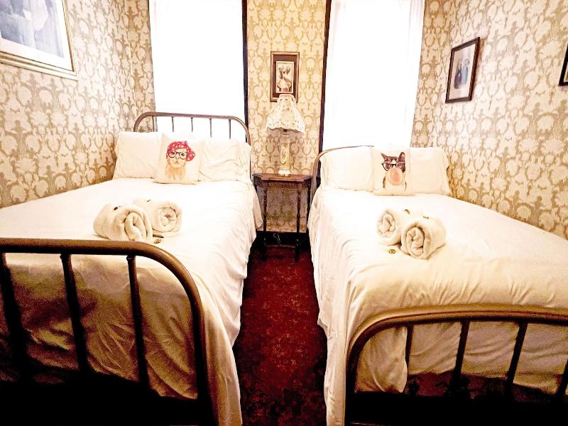 Hotel La More At The Bisbee Inn image