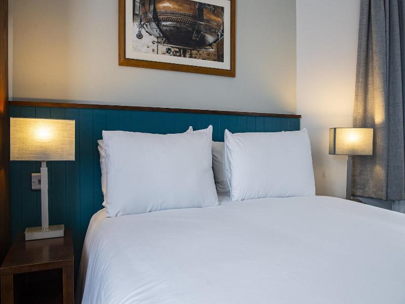 The Highfield Hotel By Greene King Inns image