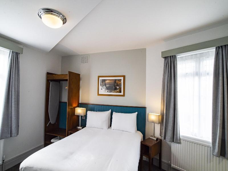 The Highfield Hotel By Greene King Inns image