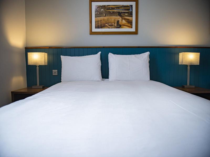 The Highfield Hotel By Greene King Inns image