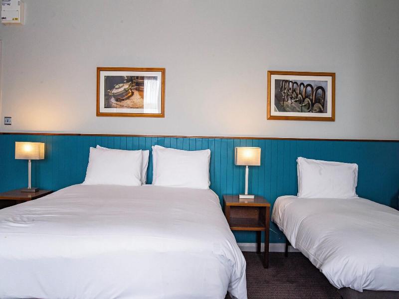 The Highfield Hotel By Greene King Inns image