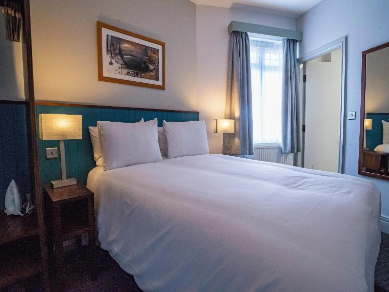 The Highfield Hotel By Greene King Inns image