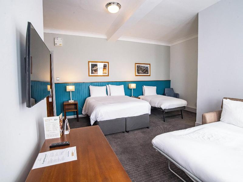 The Highfield Hotel By Greene King Inns image