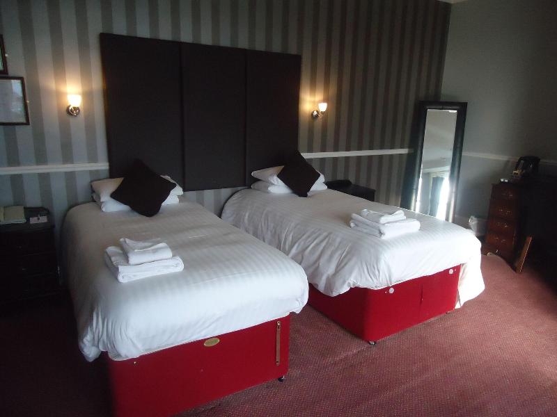 The Highfield Hotel By Greene King Inns image