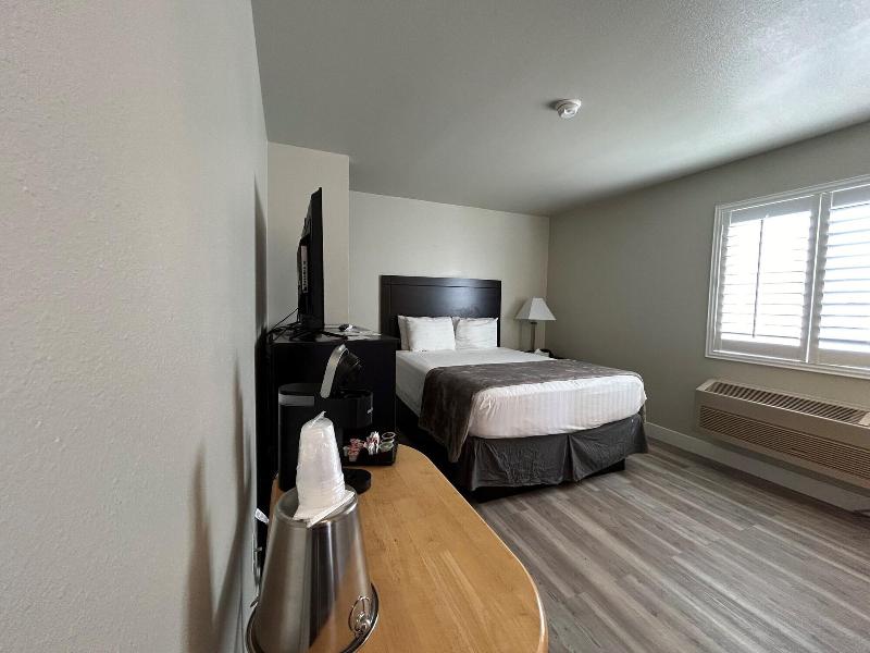 Hwy 50 Inn image