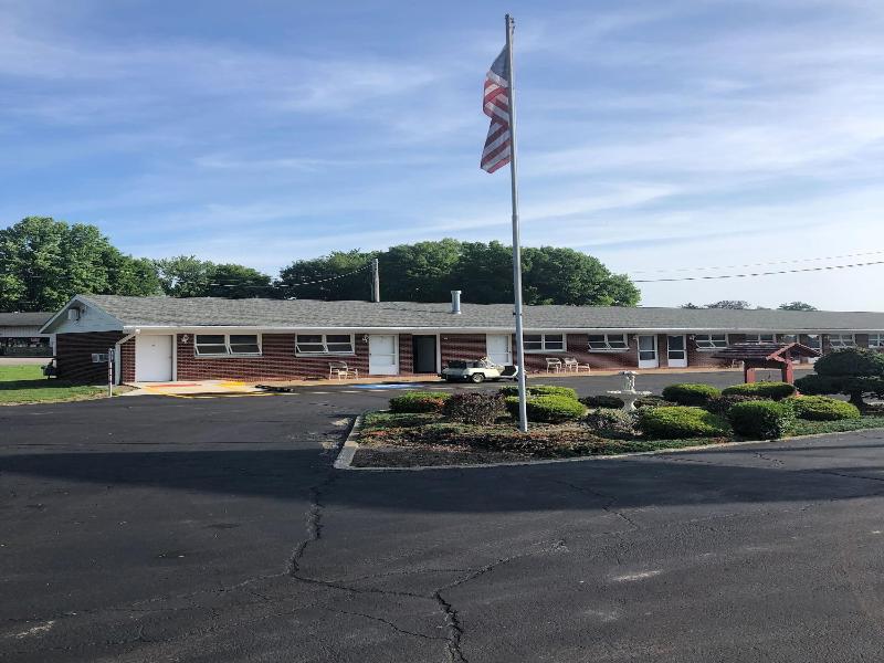 Dav Ed Motel image