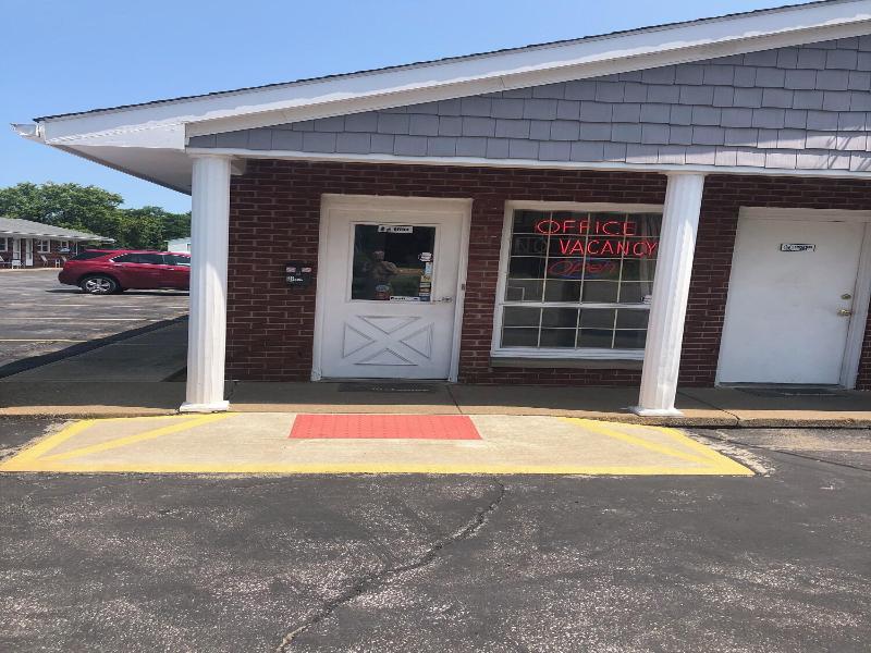 Dav Ed Motel image