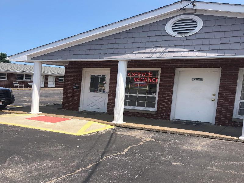 Dav Ed Motel image