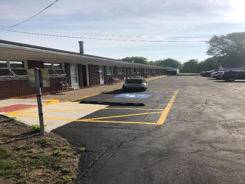 Dav Ed Motel image