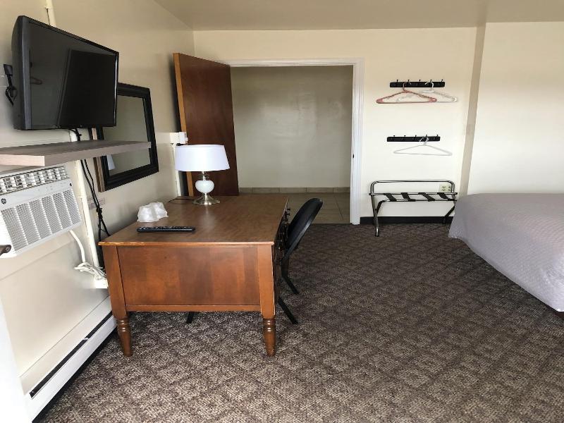 Dav Ed Motel image