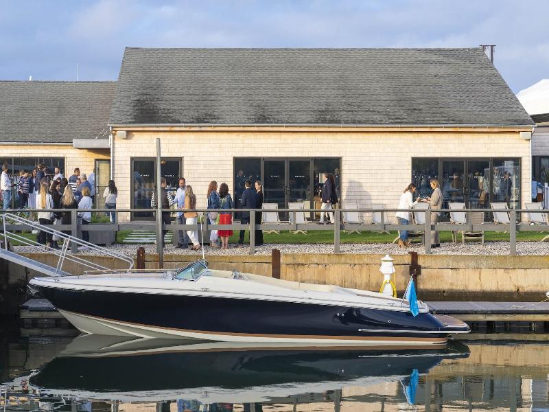 The Shoals Suites And Slips image