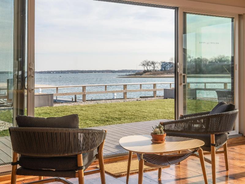 The Shoals Suites And Slips image
