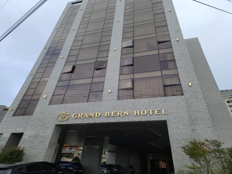 Grand Bern Hotel image